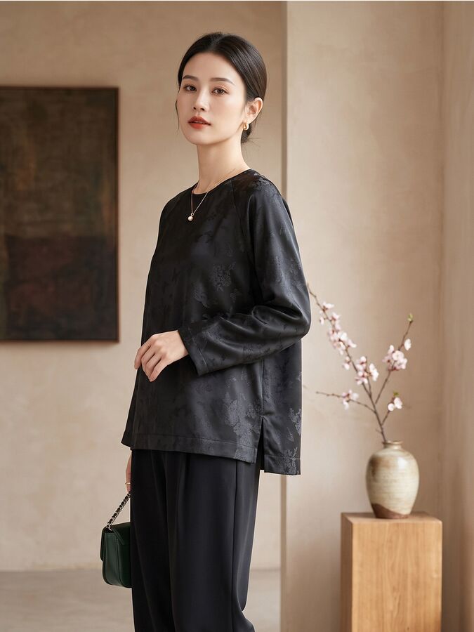 Atasan Sutra Jacquard Lengan Panjang view 2