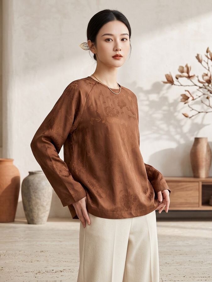 Atasan Sutra Jacquard Lengan Panjang view 4