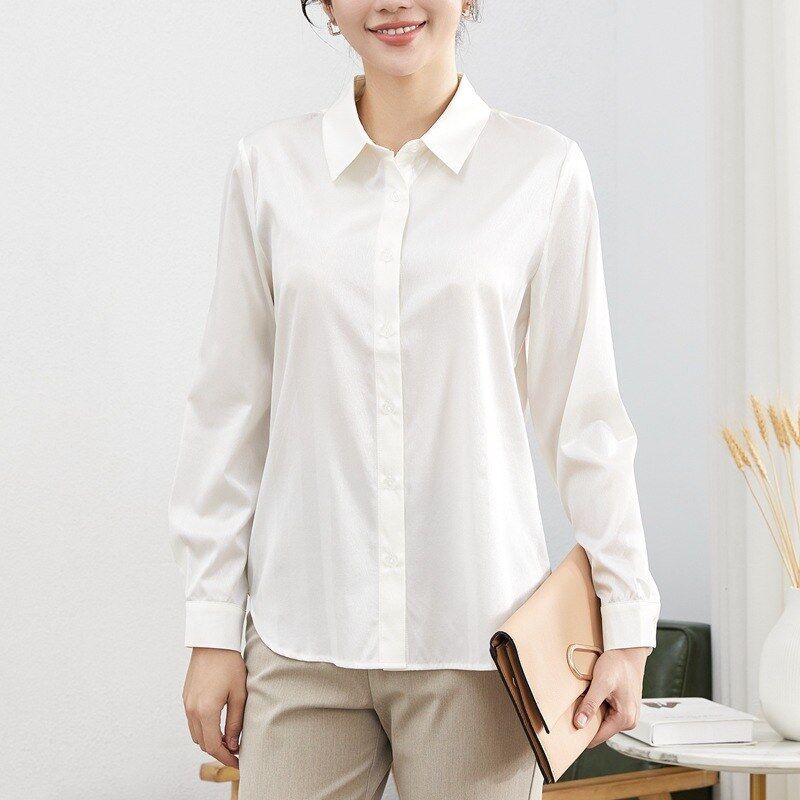 Camisa blanca de seda de manga larga view 4