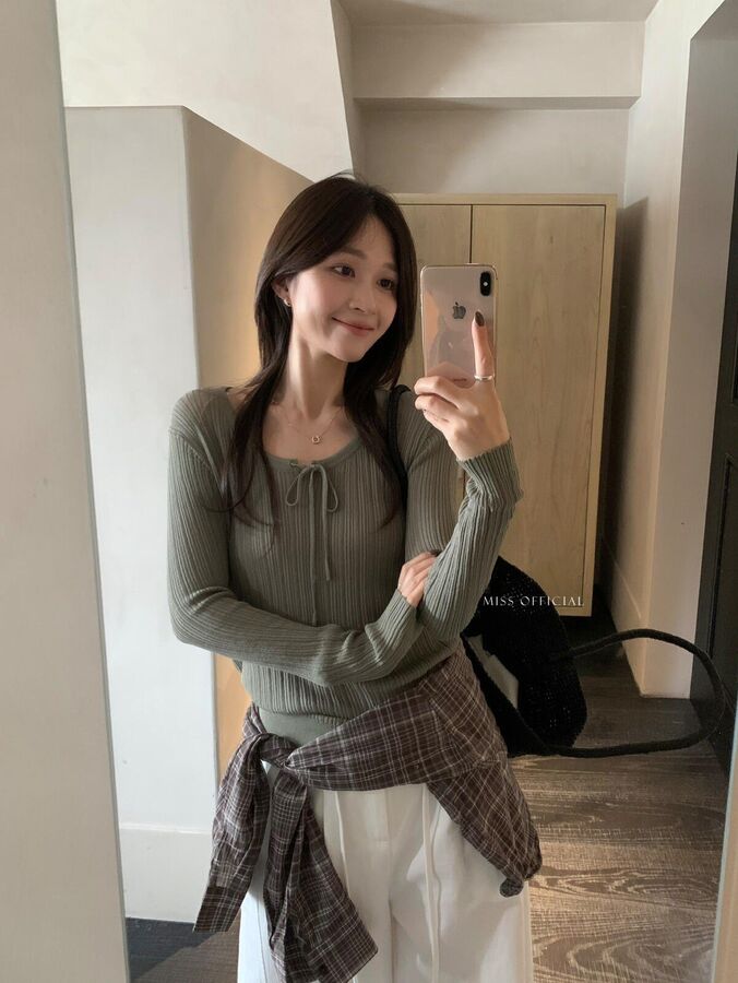 Tie Round Neck Long Sleeve Knit Top view 2