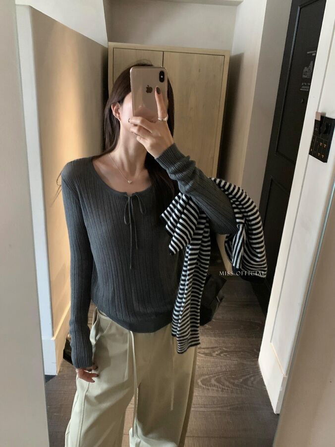 Tie Round Neck Long Sleeve Knit Top view 4