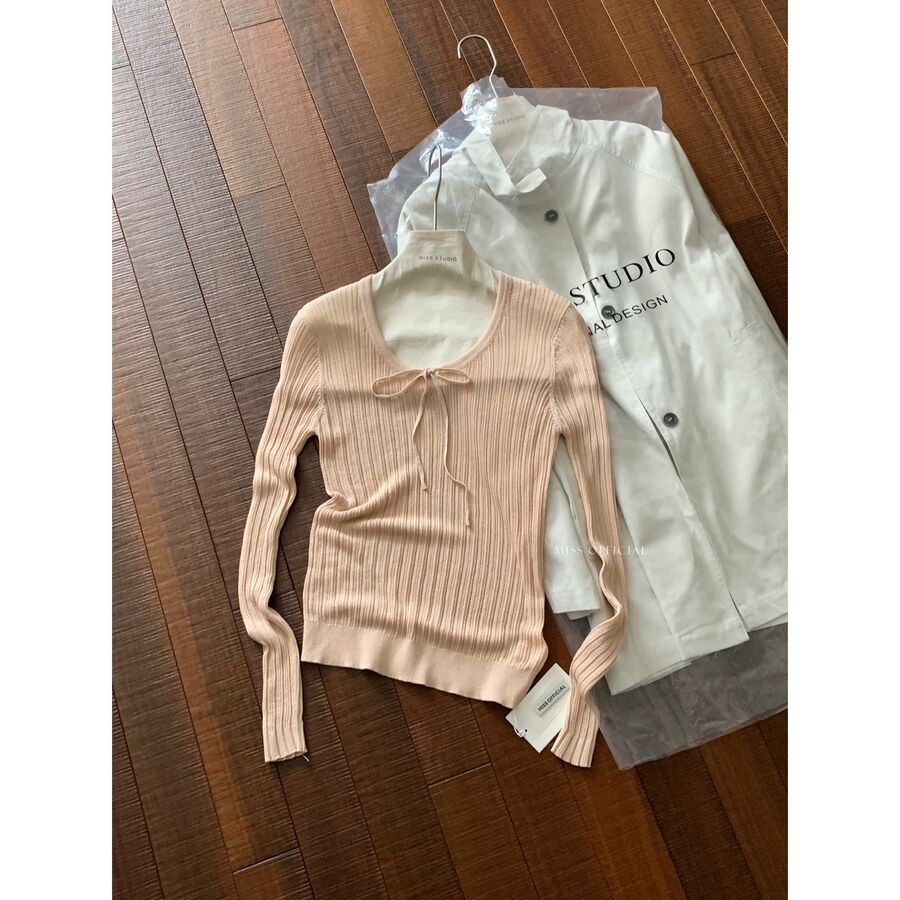 Tie Round Neck Long Sleeve Knit Top view 7