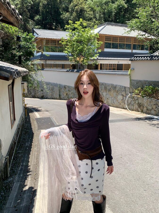 Blus Lengan Panjang Panel Renda Prancis view 3