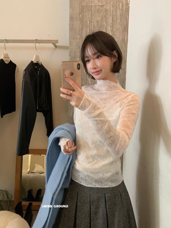 Blus Lengan Panjang Panel Renda Prancis view 2