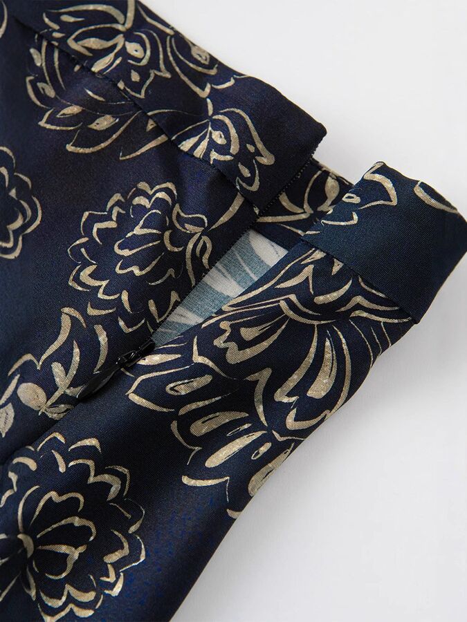 Rok Sutra Bunga A-Line Pinggang Tinggi view 4
