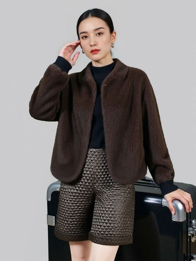 Silk shorts in black and brown