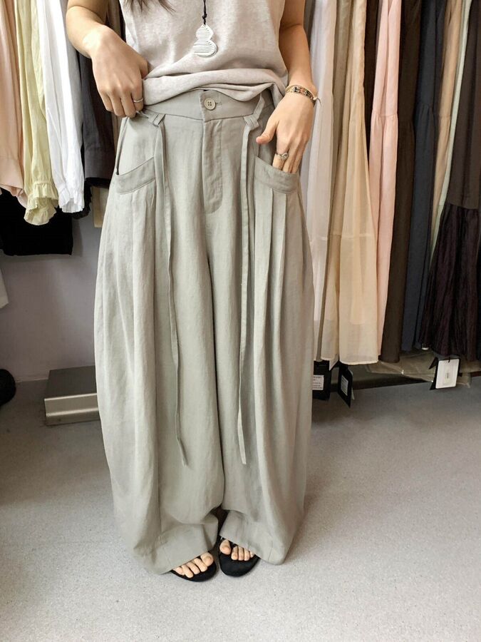 Minimalist pleated curved casual pants