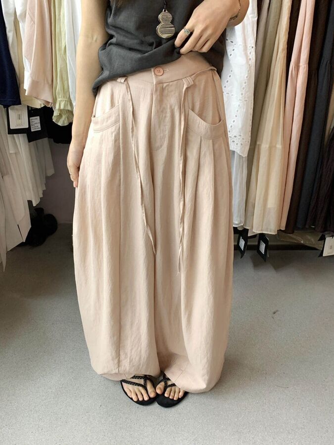 Minimalist Pleated Curved Casual Pants view 3