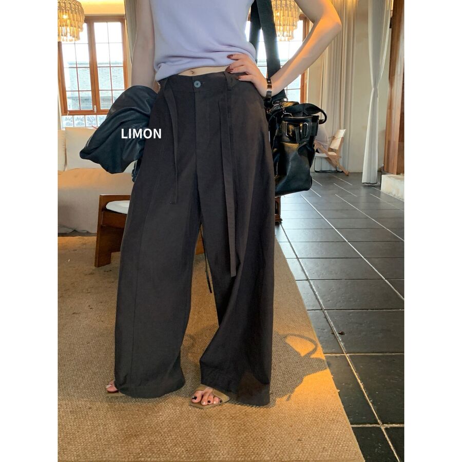 Freizeithose mit weitem Bein und Gürtel view 9