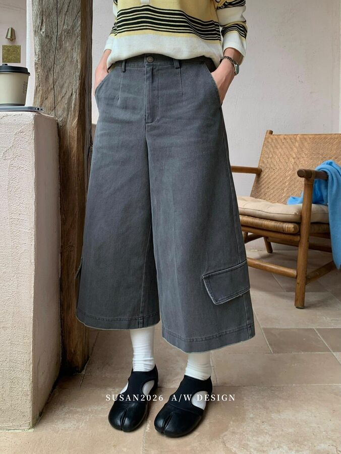 Pocket Pleated Cropped Work Pants