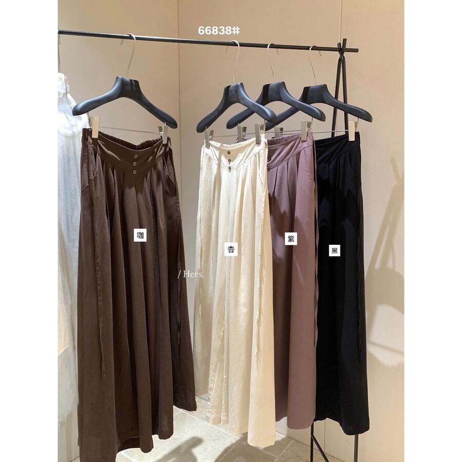 Celana Casual Plisket dengan Ikat Pinggang view 9