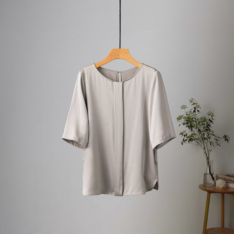 Atasan Sutra Lengan Sedang Warna Solid view 7