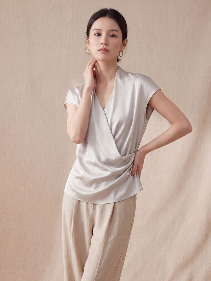 Silk V-Neck Short Sleeve Slim Top view 4