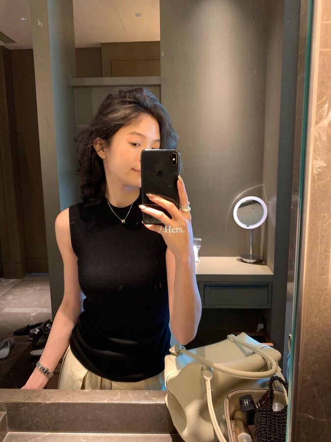 Korean knit high neck vest in black and apricot