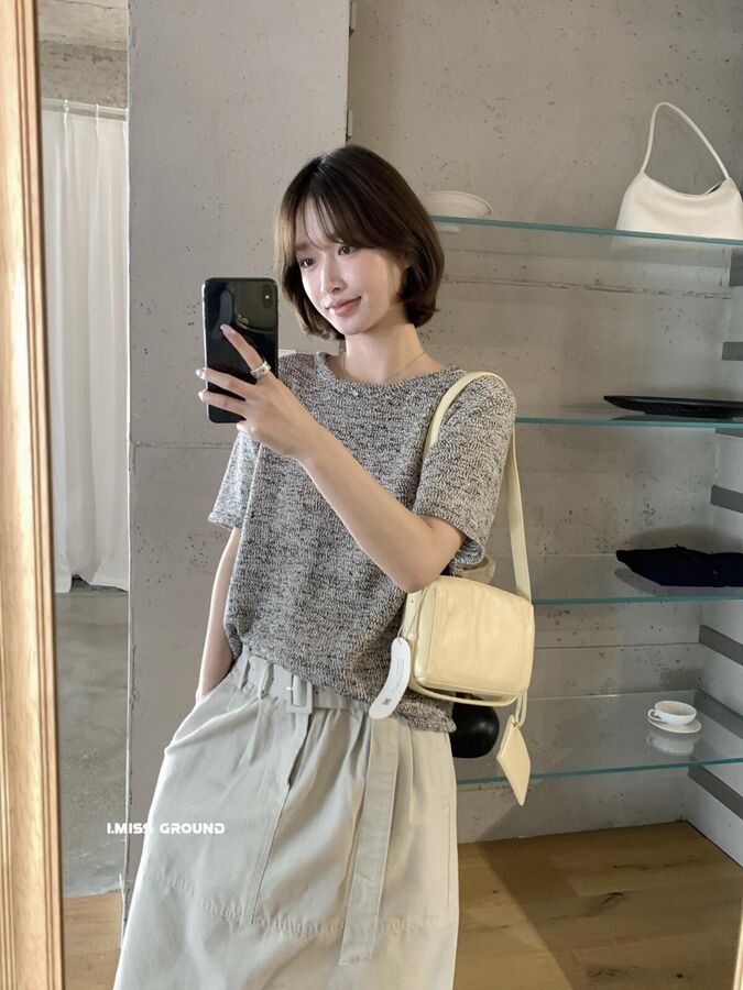 Korean short sleeve knit top in floral black