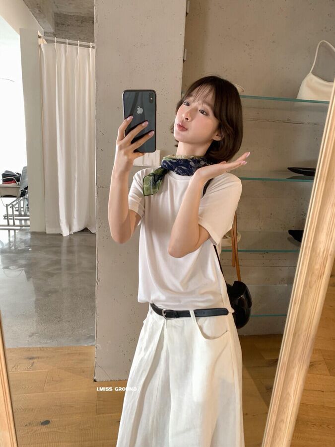 Korean minimalist short sleeve t-shirt