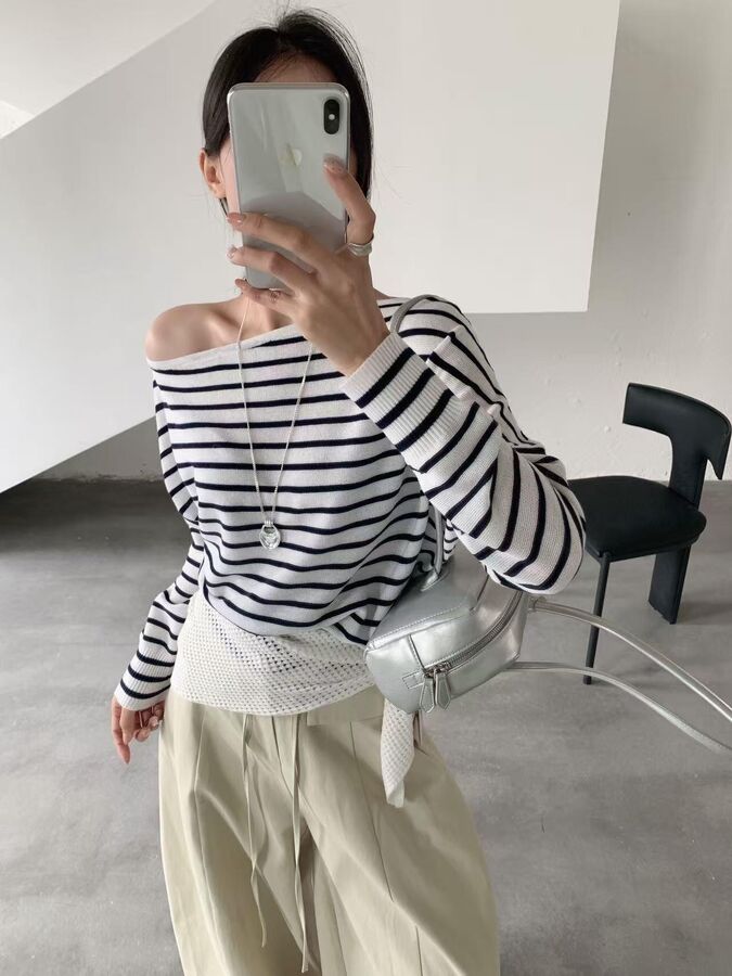 Korean asymmetric shoulder long sleeve knit top