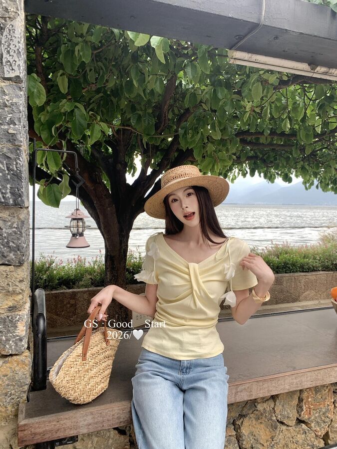 Korean Floral V-Neck Short Sleeve Blouse view 2