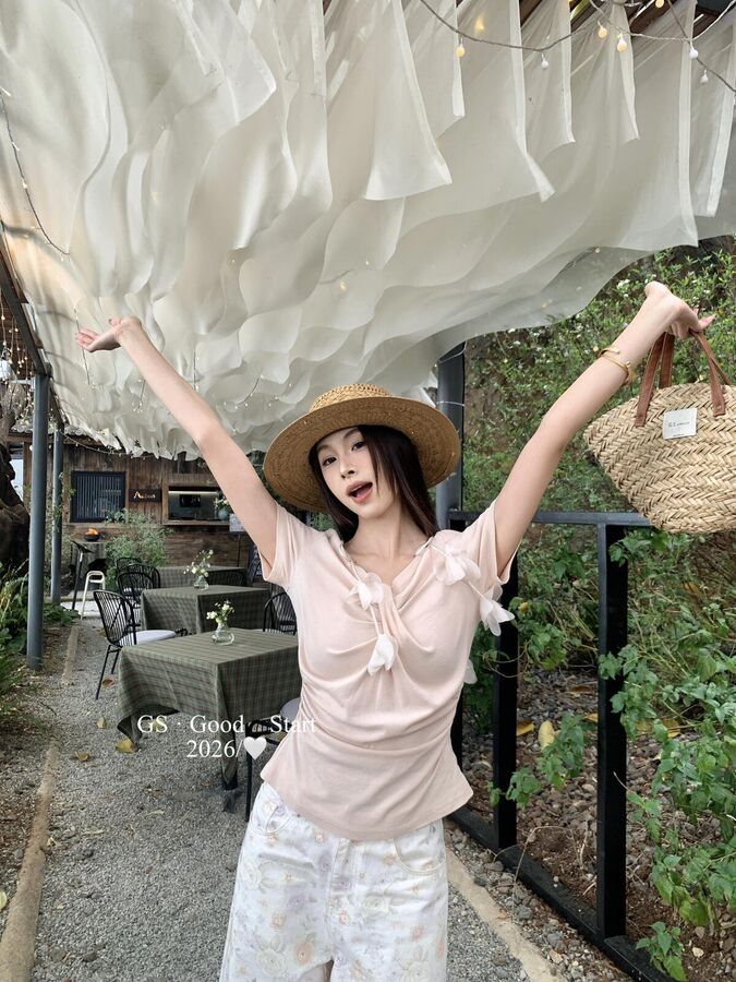 Korean Floral V-Neck Short Sleeve Blouse view 3