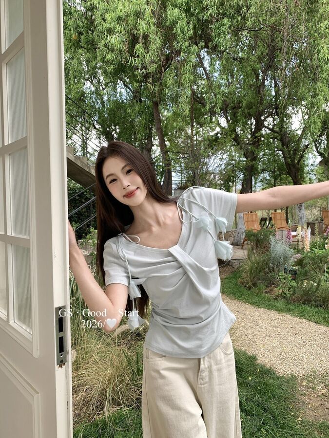 Korean Floral V-Neck Short Sleeve Blouse view 4