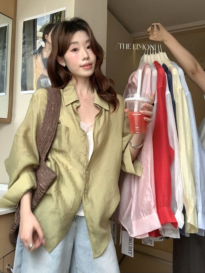 Minimalist Loose Long Sleeve Shirt