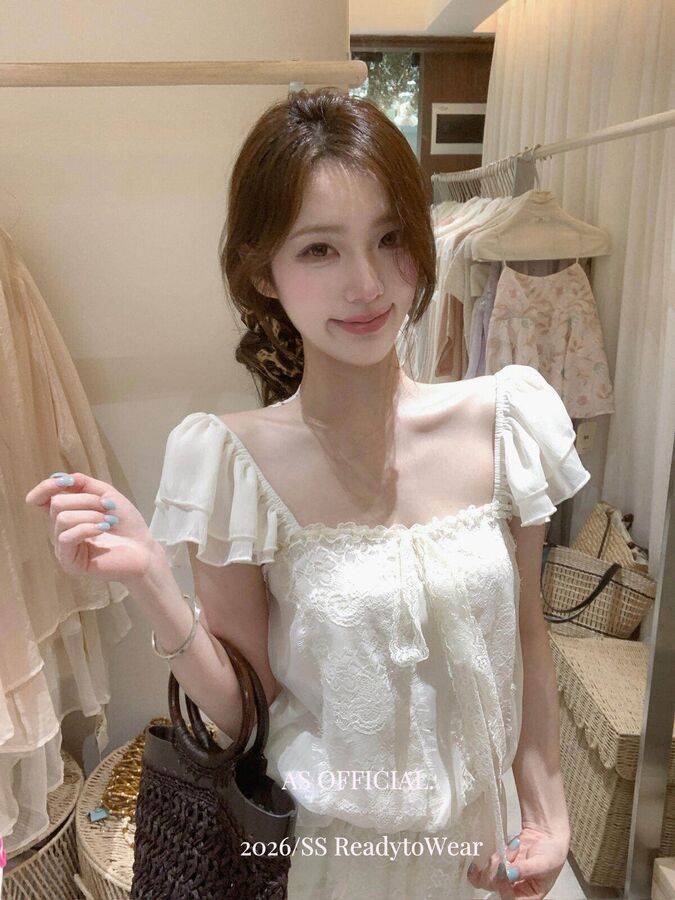 French lace bow square neck top