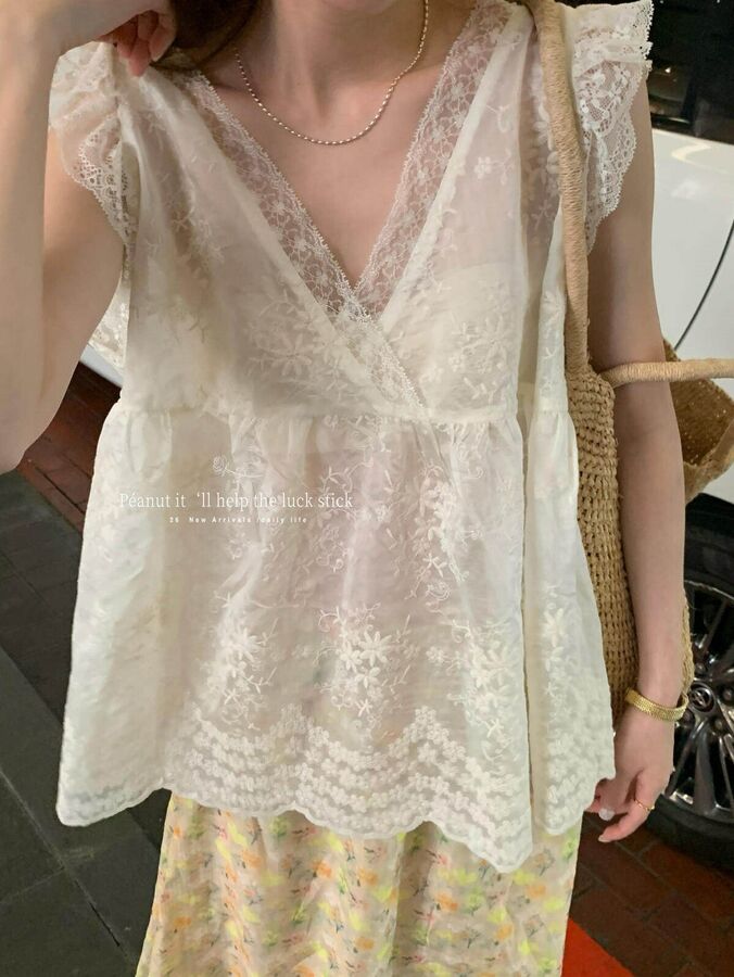 Jacquard Lace Spliced V-Neck Top