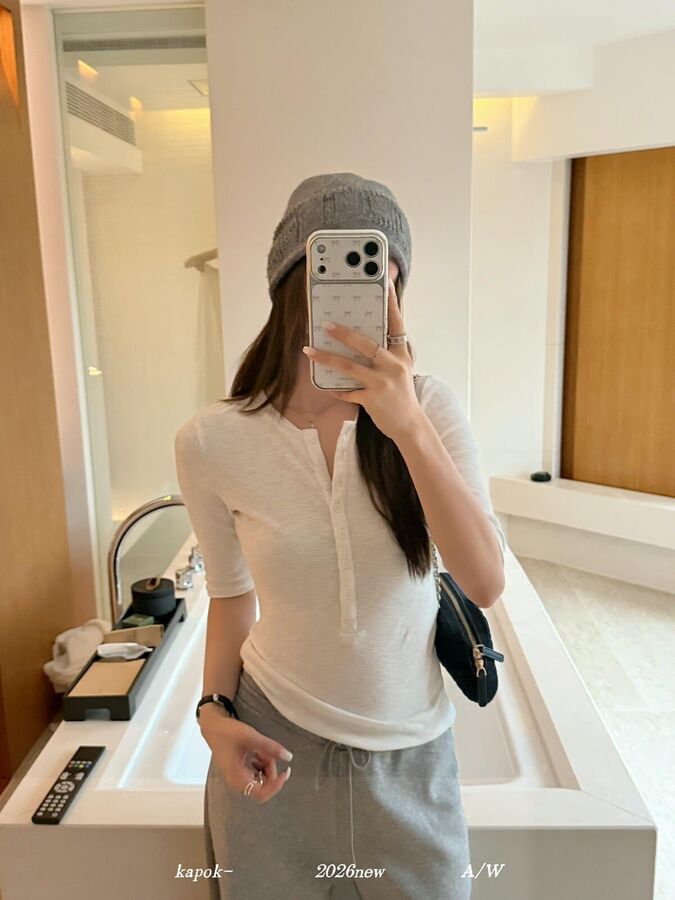 Kaos Lengan Pendek Setengah Kancing view 3