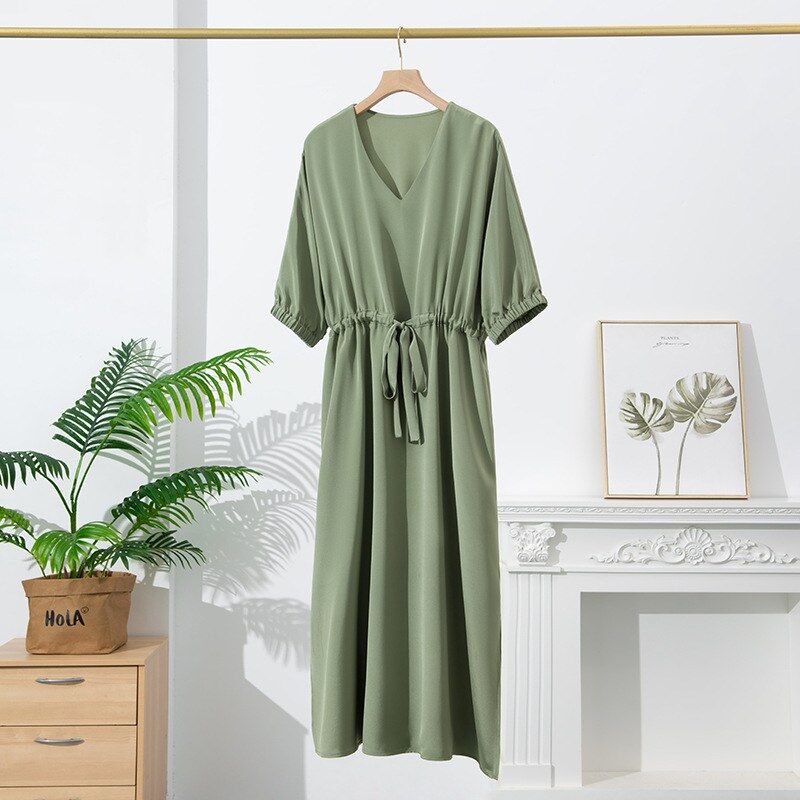 Einfarbiges Seiden-Kleid mit kurzen Ärmeln view 7