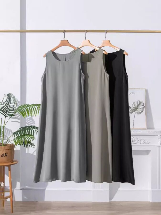 Seidenes ärmelloses Midikleid view 4