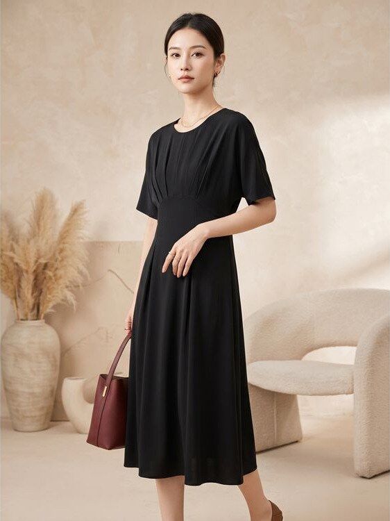 Gaun Sutra Lengan Pendek A-Line view 3