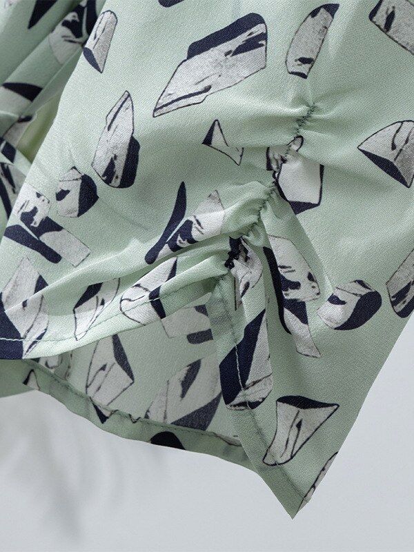 Seidenes Midikleid mit Blumenmuster, V-Ausschnitt und 3/4-Ärmeln view 4
