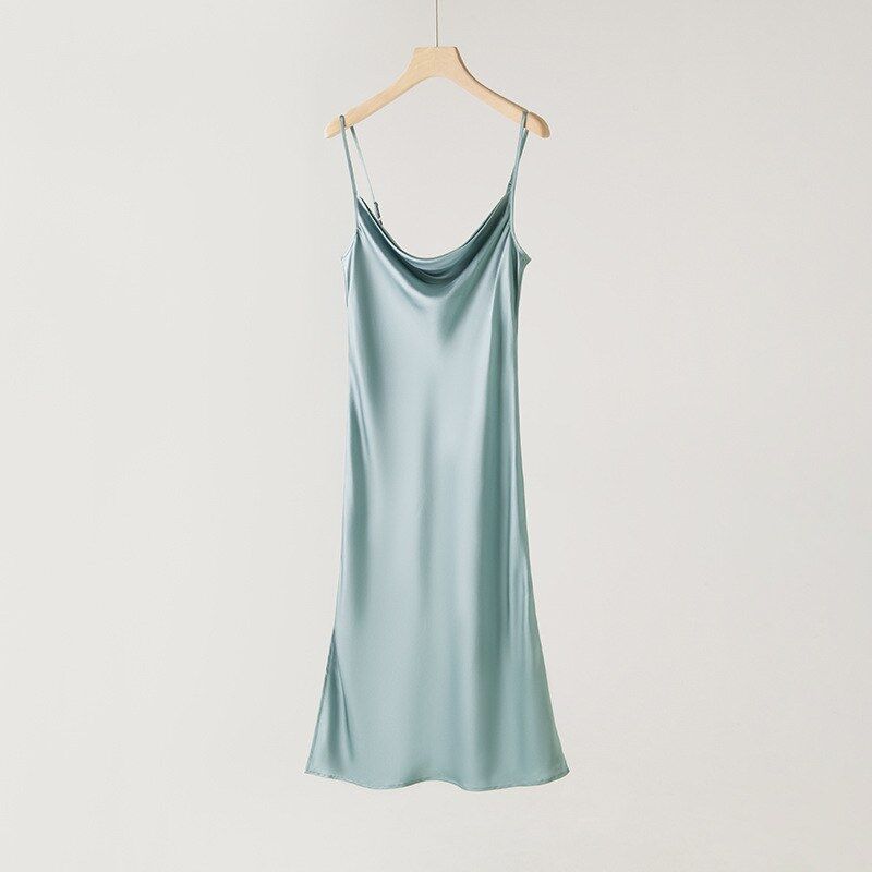 Gaun Slip Satin Sutra Tanpa Lengan view 10
