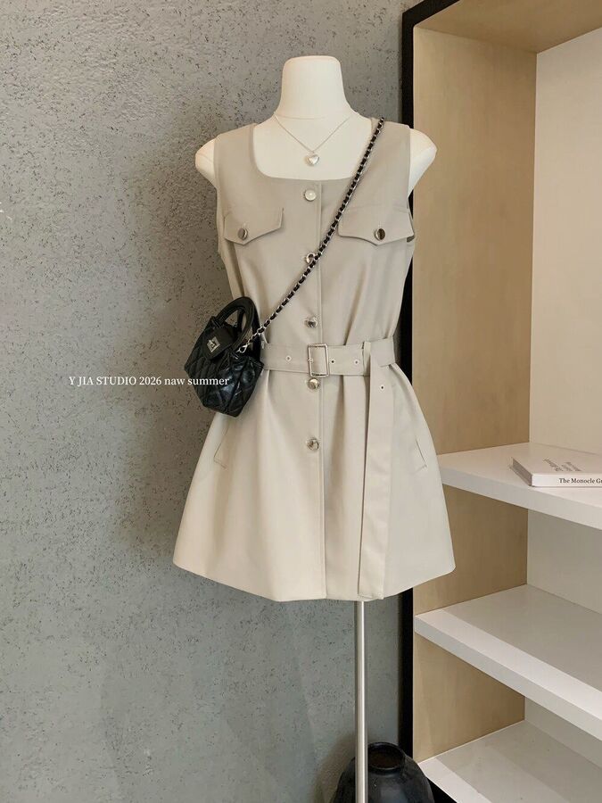 French workwear sleeveless waist dress