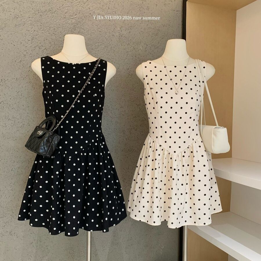 Gaun Tanpa Lengan Polka Dot Punggung Terbuka dengan Busur view 7