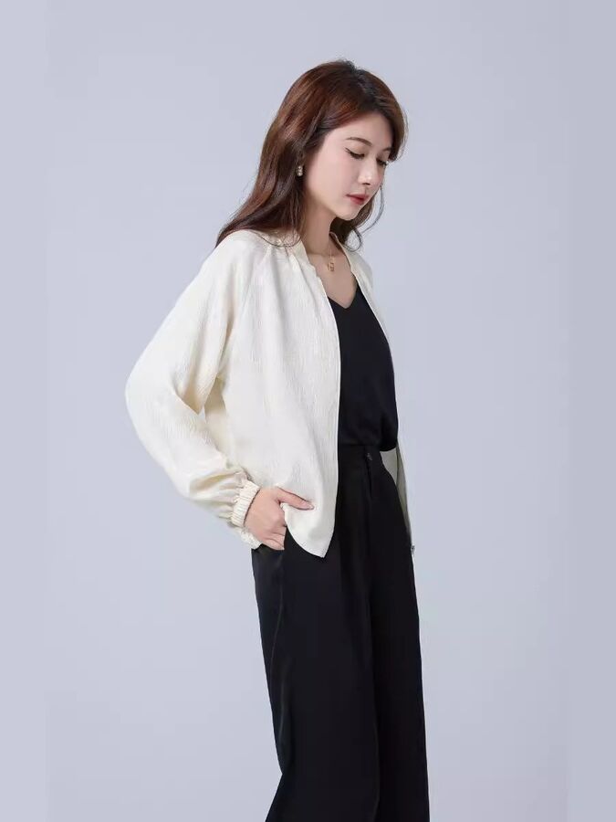 Chaqueta Bomber de Seda Manga Larga view 3