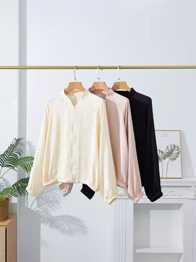 Chaqueta Bomber de Seda Manga Larga view 4