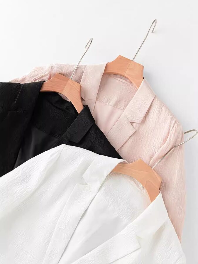 Blazer Sutra Jacquard Lengan Tiga Perempat view 3