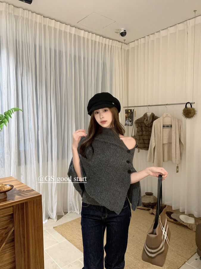 Chic Cape and Backless Knit Vest Set