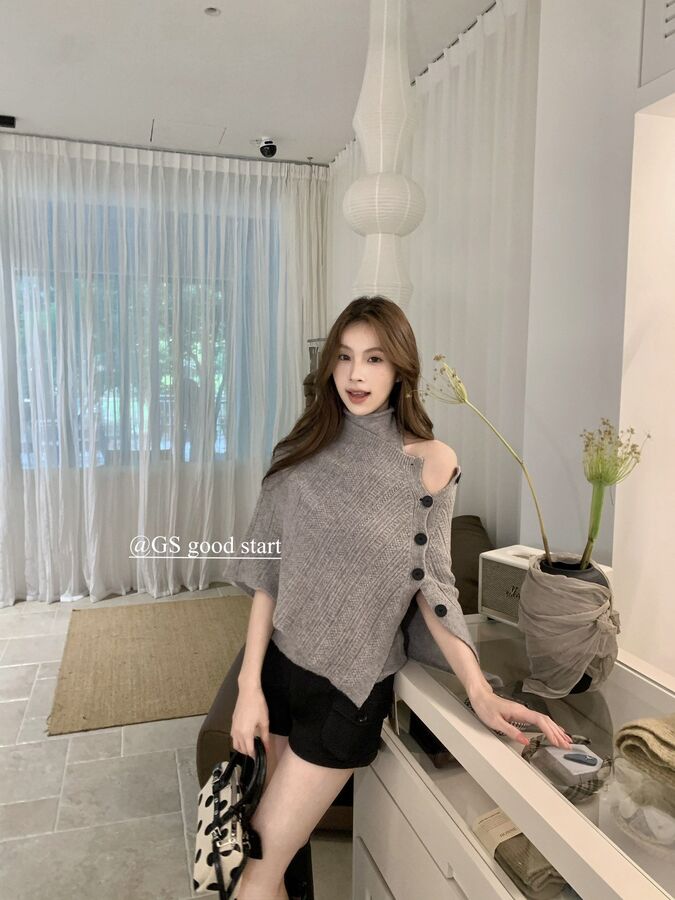 Chic Cape and Backless Knit Vest Set view 2