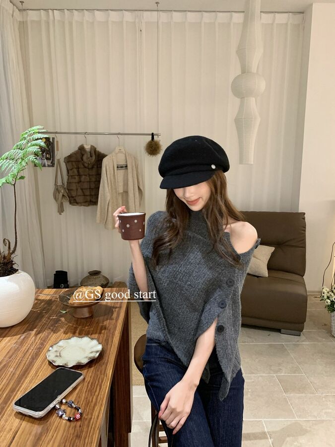 Chic Cape and Backless Knit Vest Set view 4