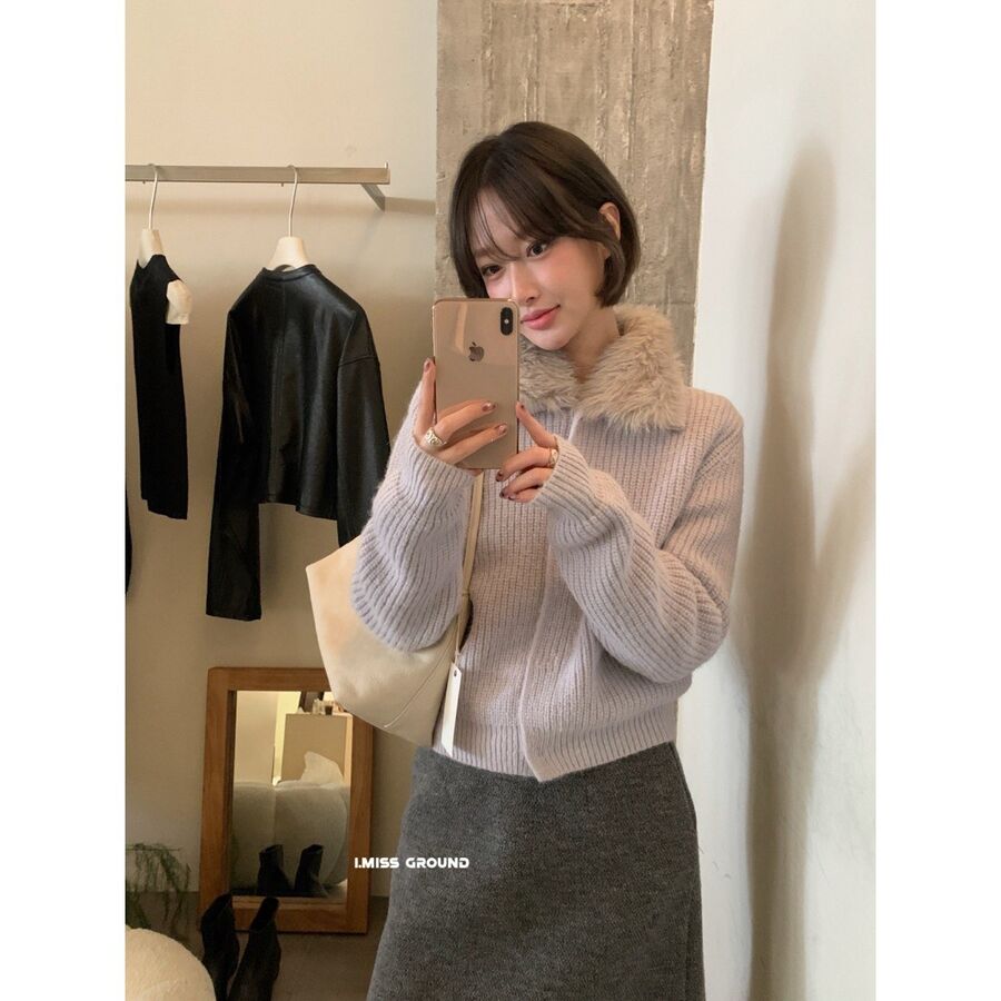 Korean Minimalist Faux Fur Collar Sweater view 7