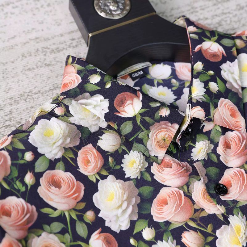 Chemise à manches courtes imprimé floral roses all-over view 3