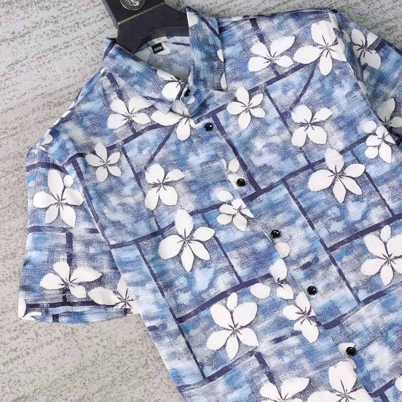 Chemise à manches courtes à imprimé floral hawaïen vintage view 2