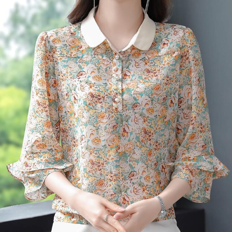 Floral print plus size top in red floral