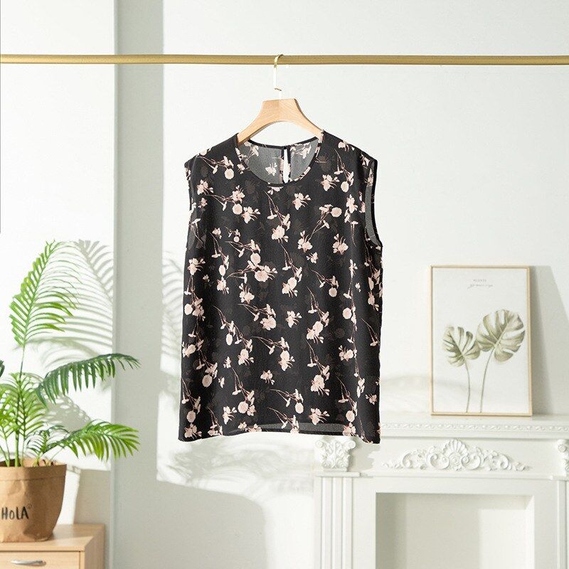 Top cami en soie floral sans manches view 7