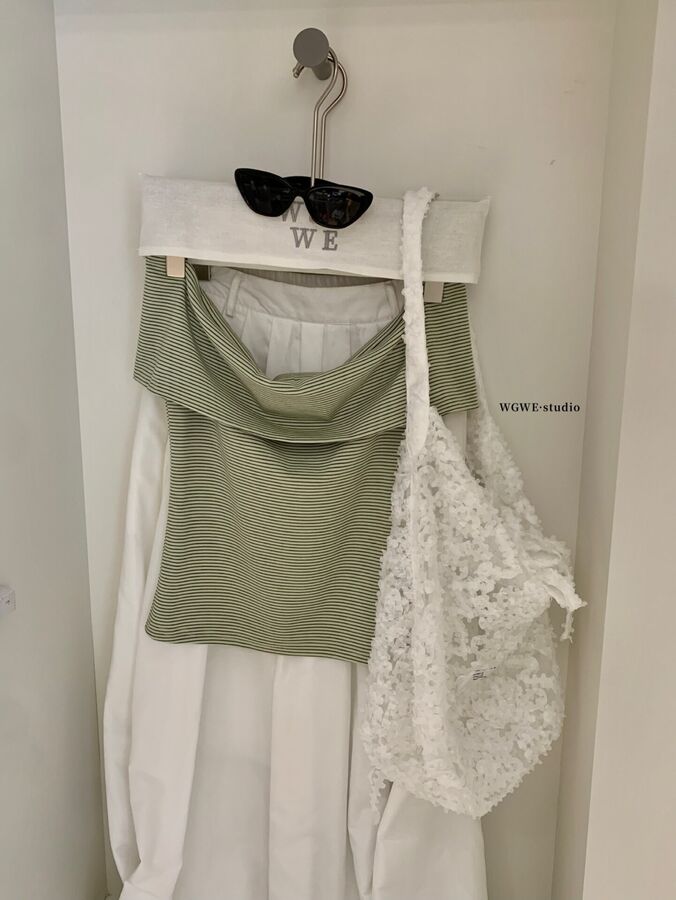 Kaos Lengan Pendek Off Shoulder Bergaris Vintage view 2