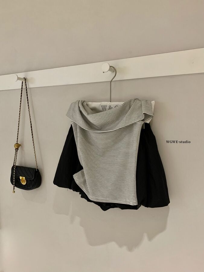 Kaos Lengan Pendek Off Shoulder Bergaris Vintage view 4