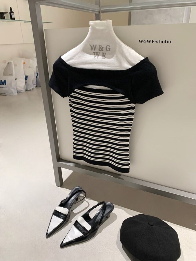 Kaos Rajut Lengan Pendek Off Shoulder Bergaris view 2