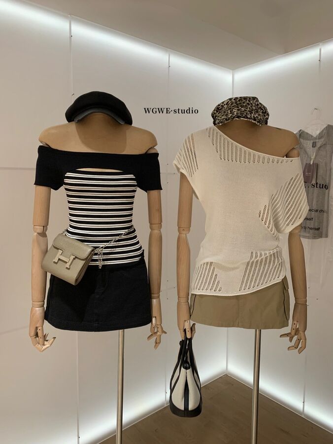 Kaos Rajut Lengan Pendek Off Shoulder Bergaris view 3